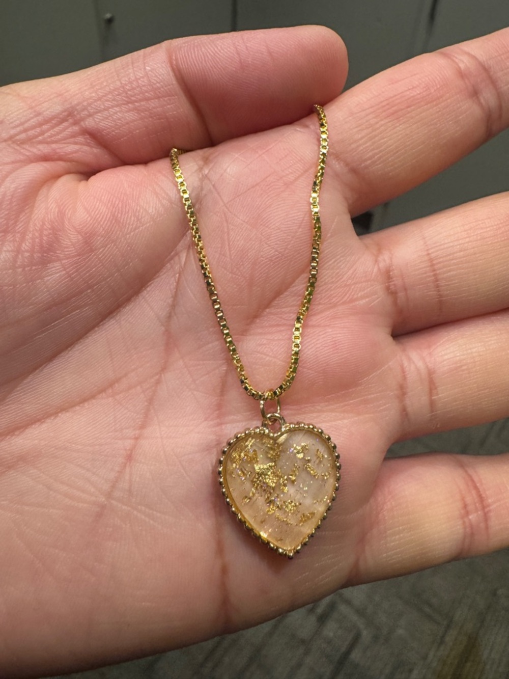 18k gold plated chain Gold shimmer inside Heart Pendant Necklace - Women Jewelry - Picture 3 of 8